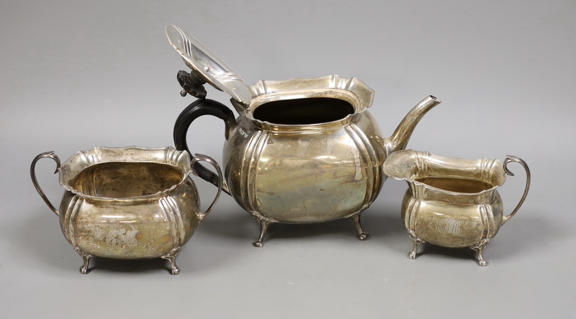 A George V three piece silver tea set, George Howson, Sheffield, 1926, gross weight 22.7oz.